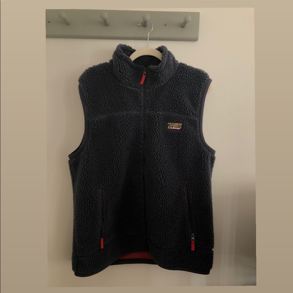 Women’s Large LLBean fleece vest.